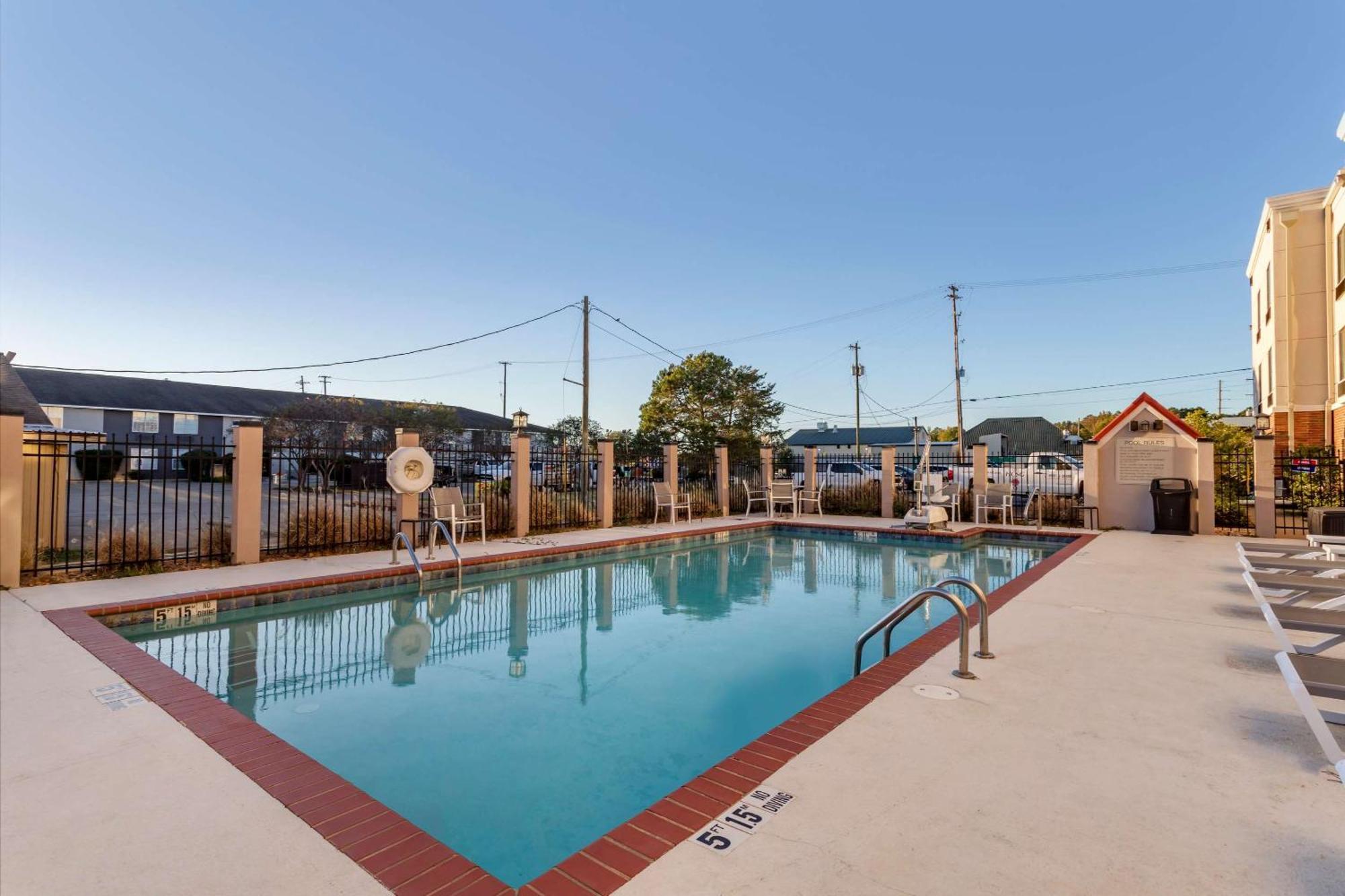 Comfort Suites Natchitoches Exterior photo