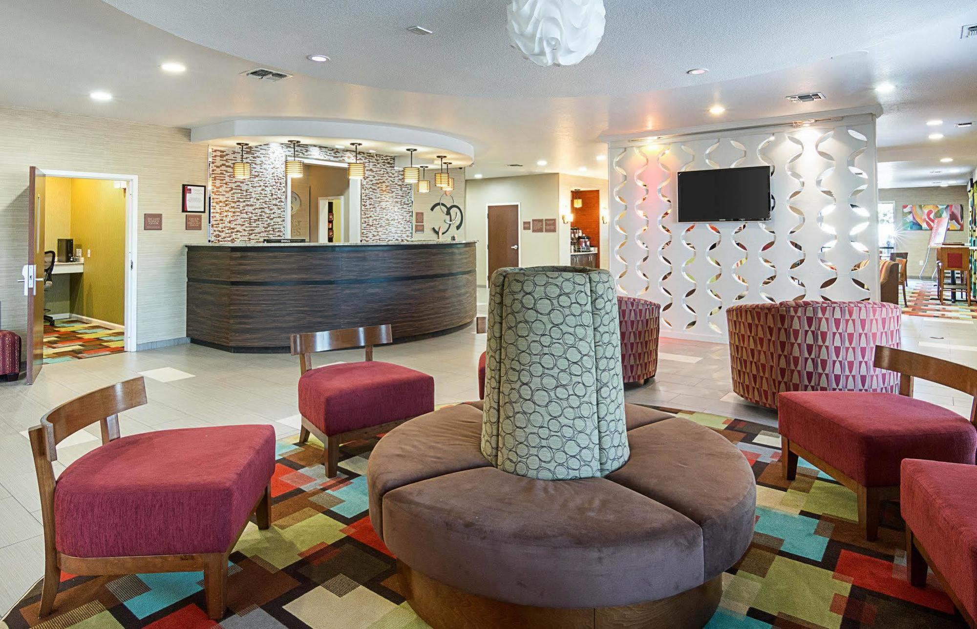 Comfort Suites Natchitoches Exterior photo