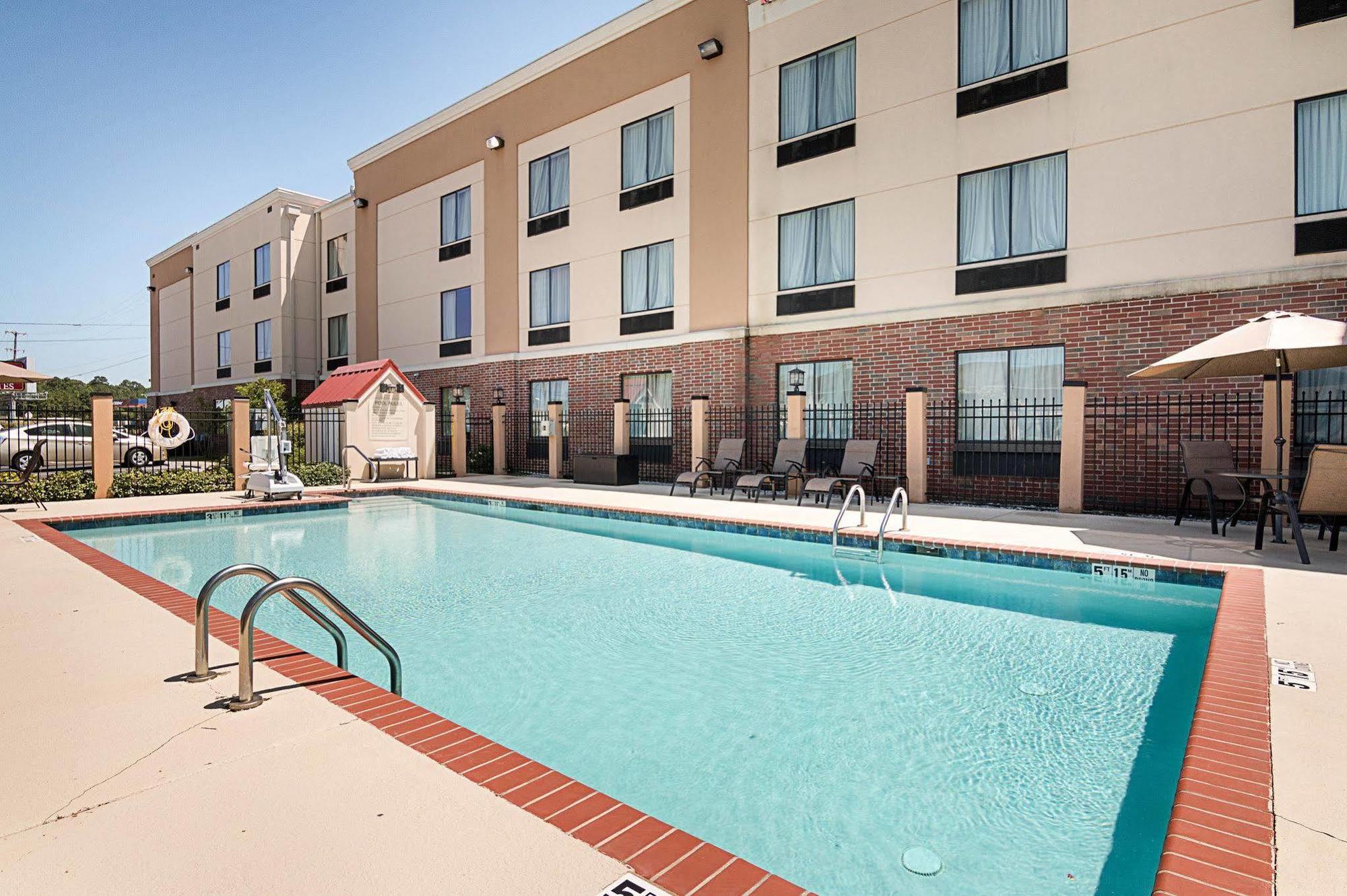 Comfort Suites Natchitoches Exterior photo
